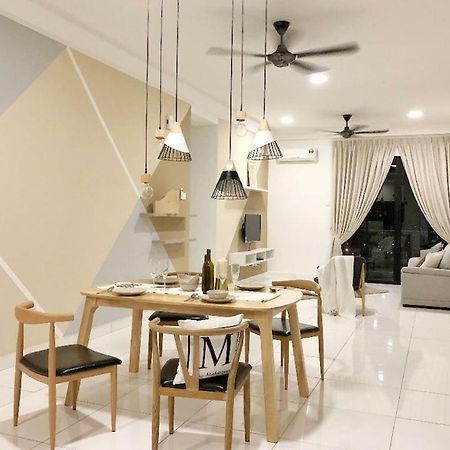 Johor Bahru Paradigm Leplatino Homestay Exterior foto